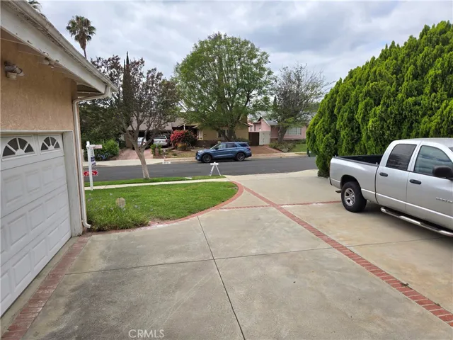 9758 Rhea Avenue, Northridge, California 91324