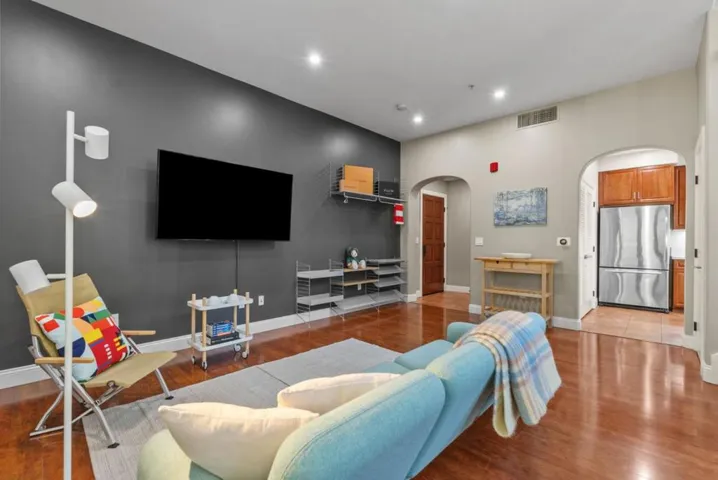 244 View Street, Mountain View, California 94041