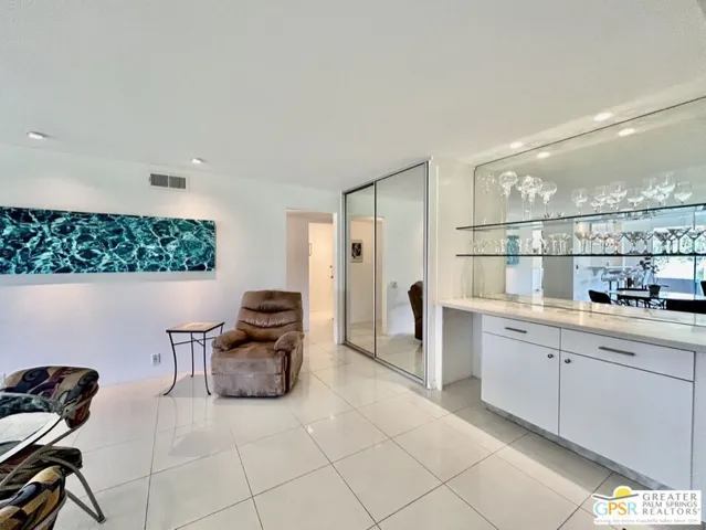 197 Desert Lakes Drive, Palm Springs, California 92264