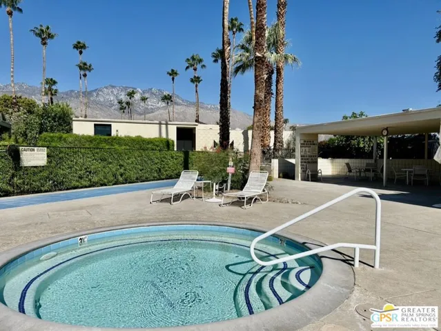 197 Desert Lakes Drive, Palm Springs, California 92264