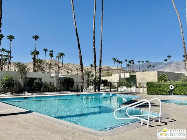 197 Desert Lakes Drive, Palm Springs, California 92264