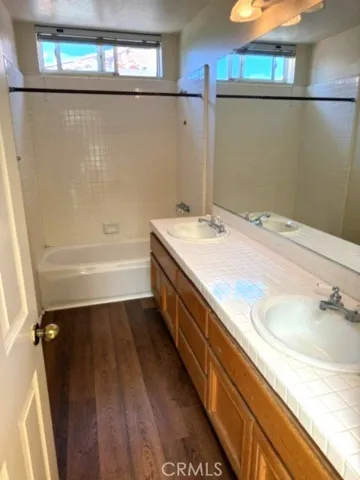 Secondary upstairs bathroom