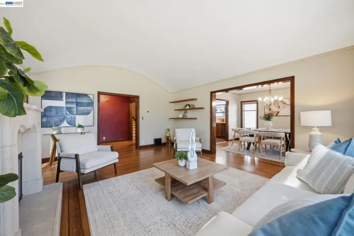 1800 Versailles Ave, Alameda, California 94501
