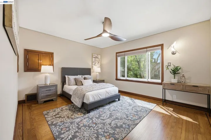1800 Versailles Ave, Alameda, California 94501
