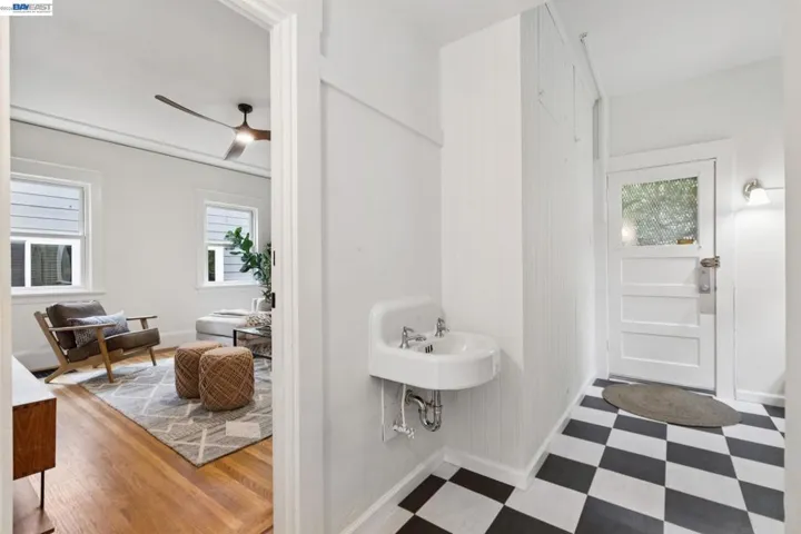 2607 Alcatraz Ave, Berkeley, California 94705