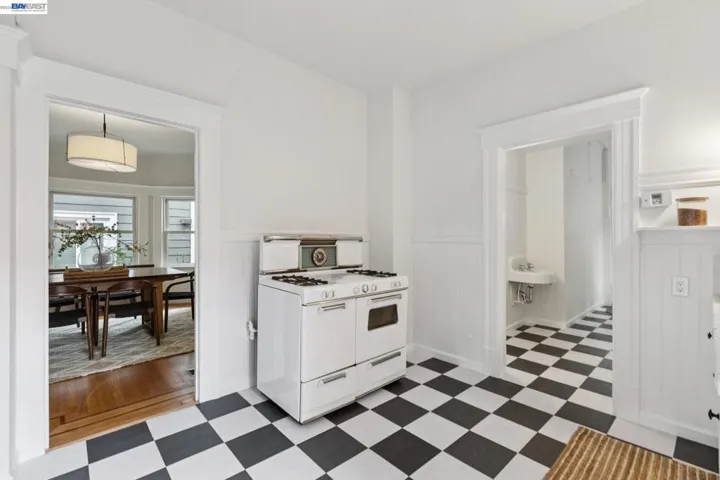 2607 Alcatraz Ave, Berkeley, California 94705