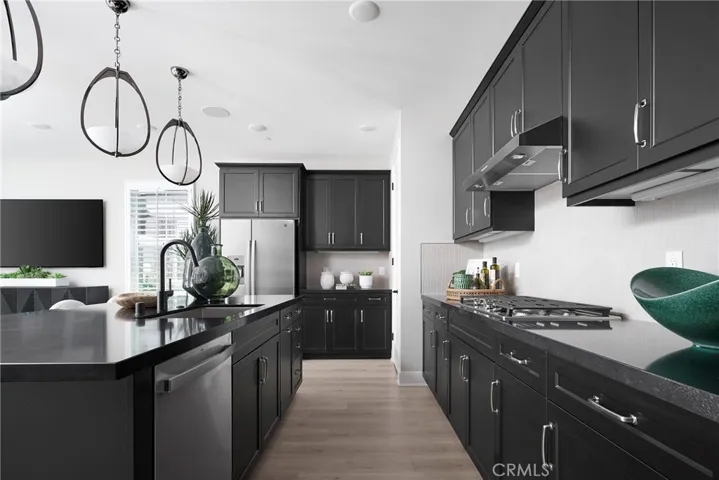  Photos shown are of the model home for this floor plan. Actual finishes, features, and landscaping may vary.