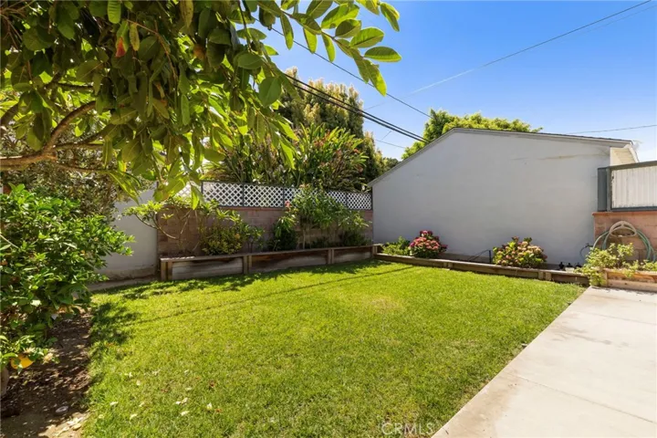 3940 Lees Avenue, Long Beach, California 90808
