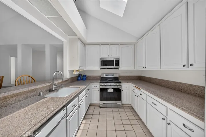 14611 Calle Palma Loma 14, Whittier, California 90604