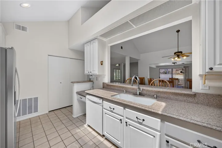 14611 Calle Palma Loma 14, Whittier, California 90604