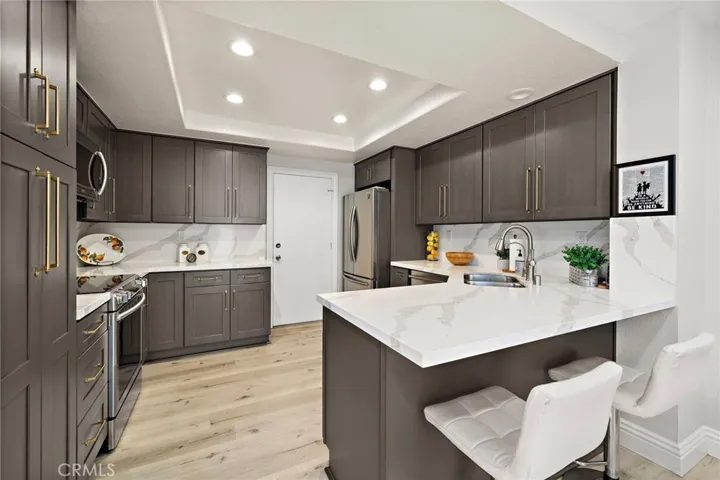 Upgraded Kitchen w/ pantry pullouts.
