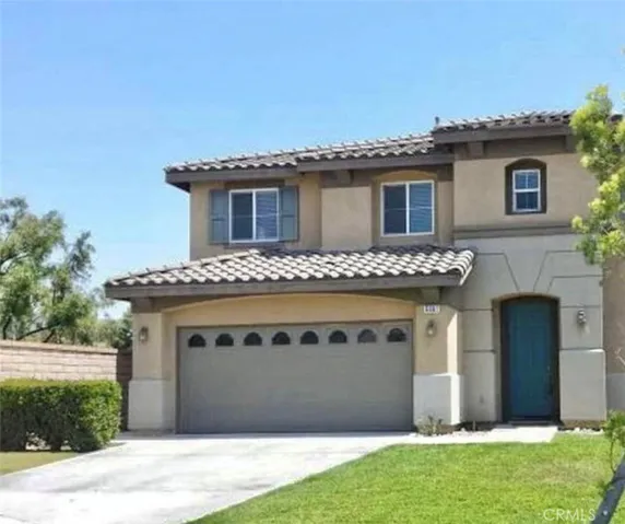 6061 La Costa, Fontana, California 92336