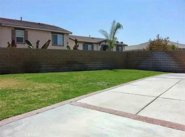 6061 La Costa, Fontana, California 92336