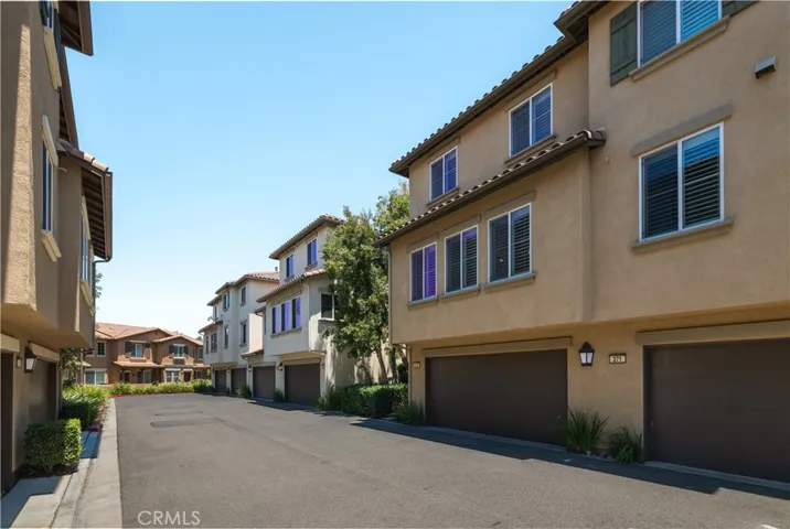 Shared Driveway to Garage