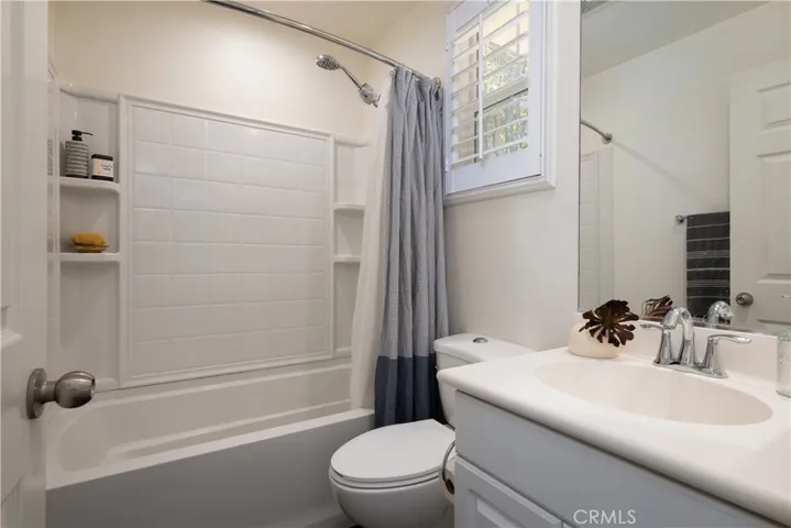 Ground Level Full Bath