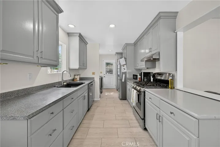 20734 Hawaiian, Lakewood, California 90715