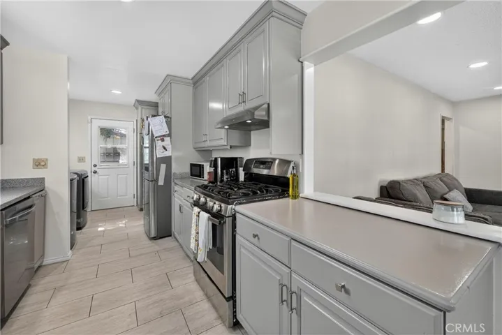 20734 Hawaiian, Lakewood, California 90715