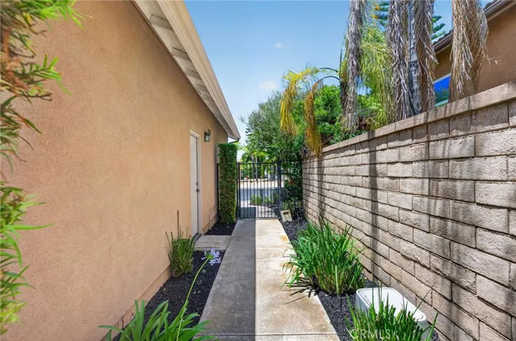 2332 Douglaston, Escondido, California 92026