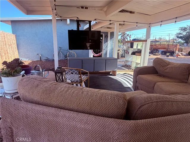 10623 4th, Hesperia, California 92345
