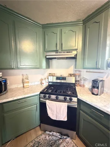 10623 4th, Hesperia, California 92345