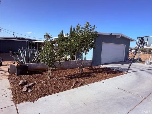 10623 4th, Hesperia, California 92345