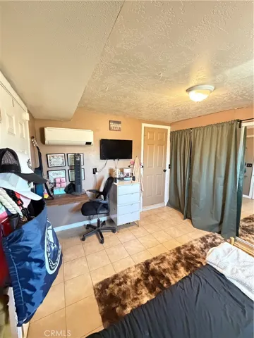 10623 4th, Hesperia, California 92345
