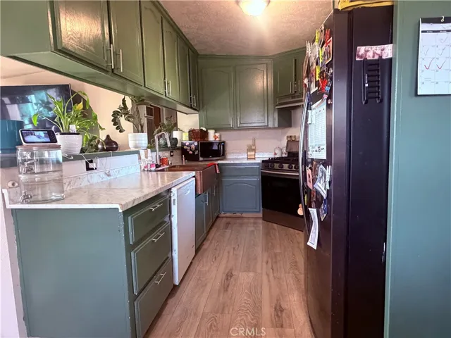 10623 4th, Hesperia, California 92345