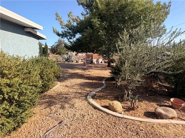 10623 4th, Hesperia, California 92345