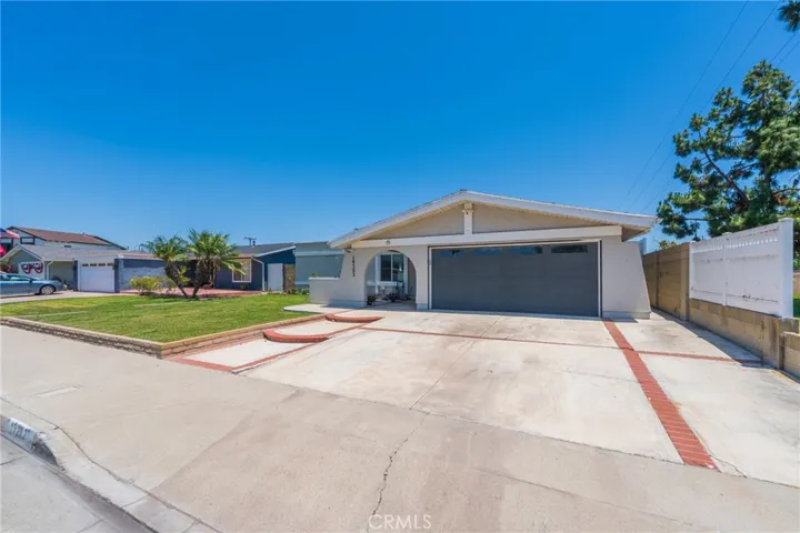 19202 Hickory, Huntington Beach, California 92646