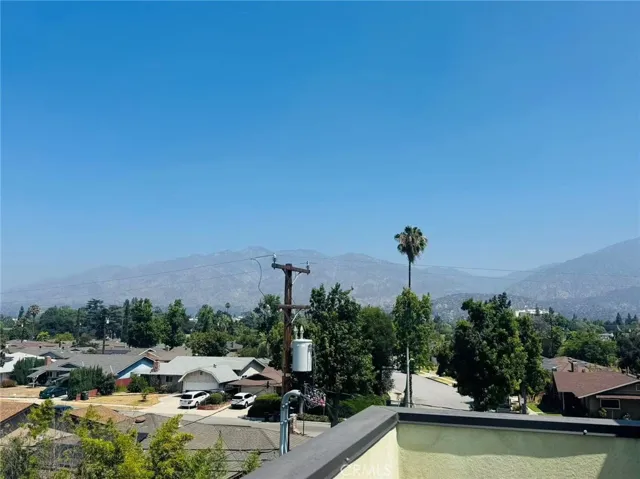 721 W Duarte Road B, Monrovia, California 91016