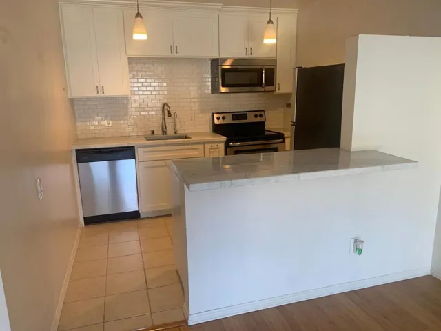 323 Monte Vista Avenue 203, Oakland, California 94611