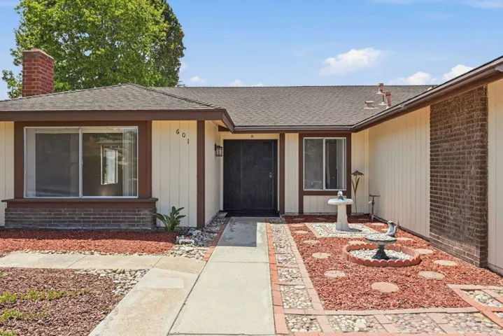 601 Cerro Street, Encinitas, California 92024