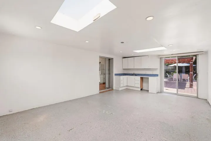 601 Cerro Street, Encinitas, California 92024