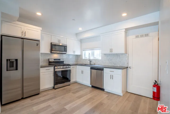 608 1/2 N Gramercy Place, Los Angeles, California 90004