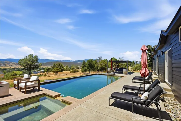 20011 Honey Hill, Hidden Valley Lake, California 95467