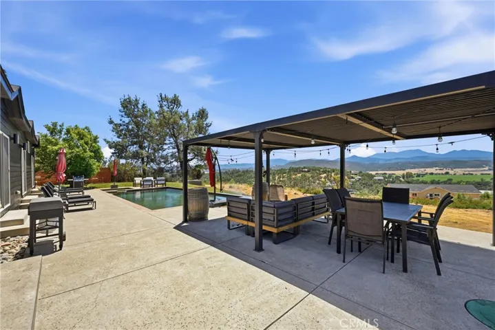 20011 Honey Hill, Hidden Valley Lake, California 95467
