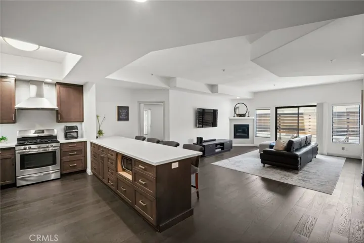 4477 Woodman Avenue, Sherman Oaks, California 91423