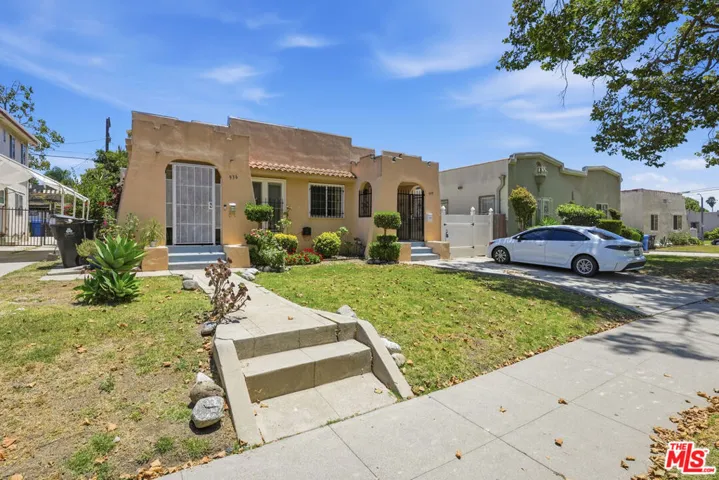 936 S Lucerne Boulevard, Los Angeles, California 90019