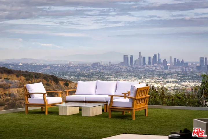 2110 Hercules Drive, Los Angeles, California 90046