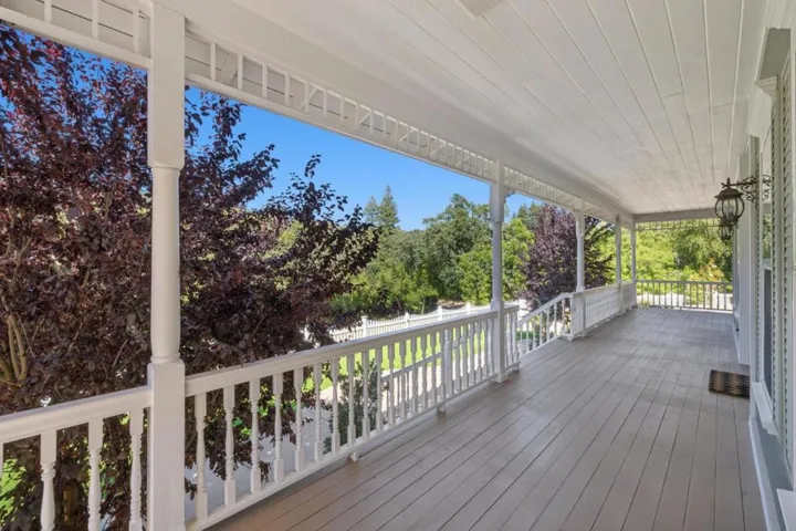 6790 Redwood Retreat Road, Gilroy, California 95020