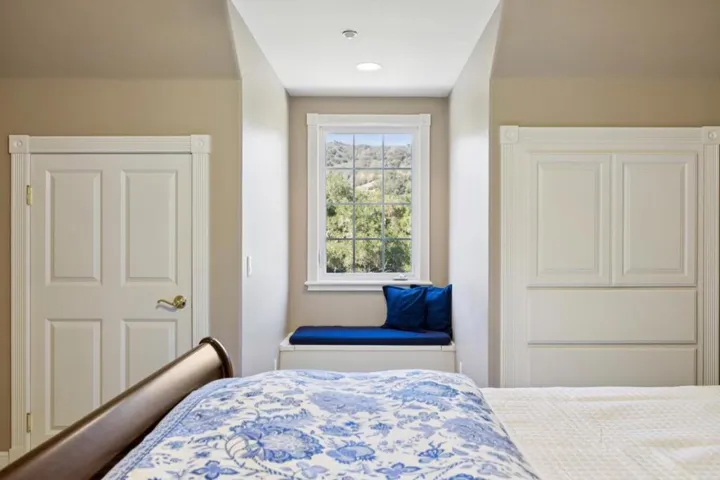 6790 Redwood Retreat Road, Gilroy, California 95020