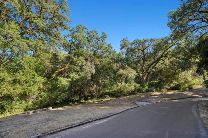 6790 Redwood Retreat Road, Gilroy, California 95020