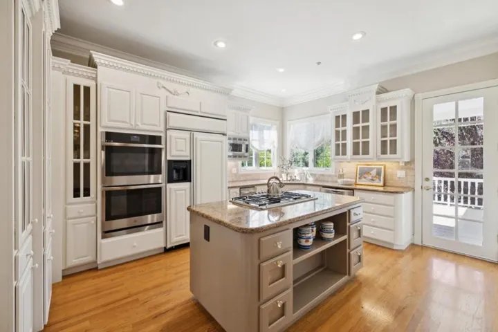 6790 Redwood Retreat Road, Gilroy, California 95020