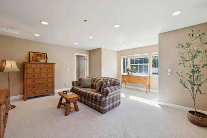 6790 Redwood Retreat Road, Gilroy, California 95020