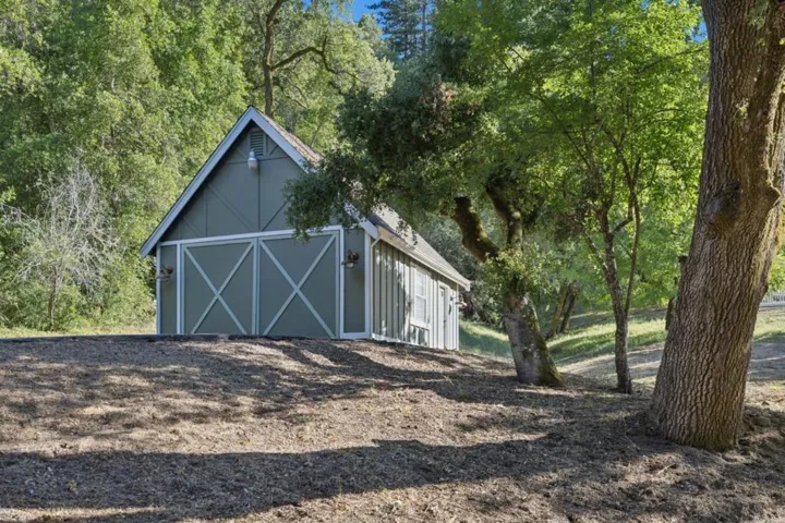 6790 Redwood Retreat Road, Gilroy, California 95020
