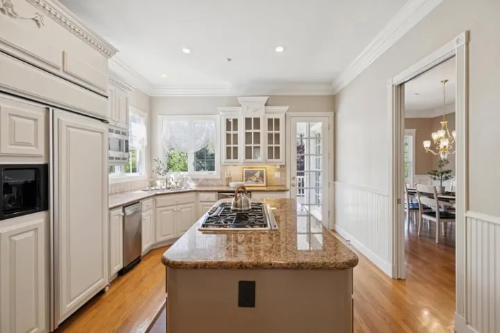 6790 Redwood Retreat Road, Gilroy, California 95020