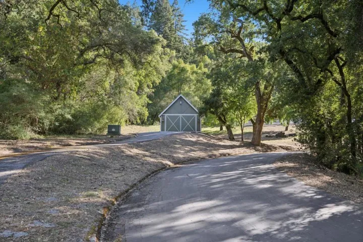 6790 Redwood Retreat Road, Gilroy, California 95020
