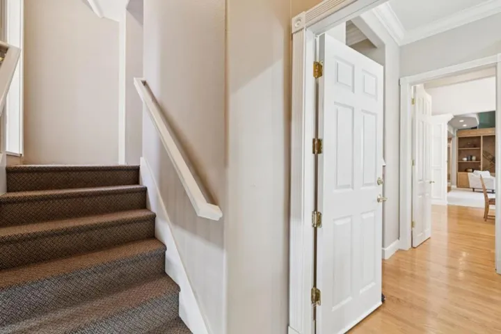 6790 Redwood Retreat Road, Gilroy, California 95020
