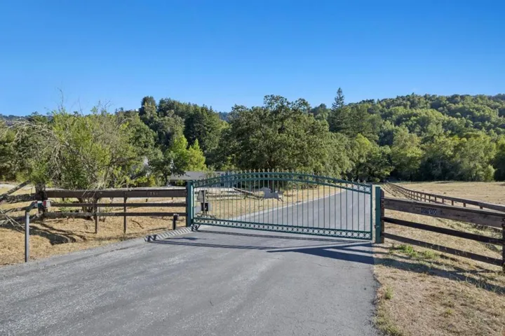 6790 Redwood Retreat Road, Gilroy, California 95020