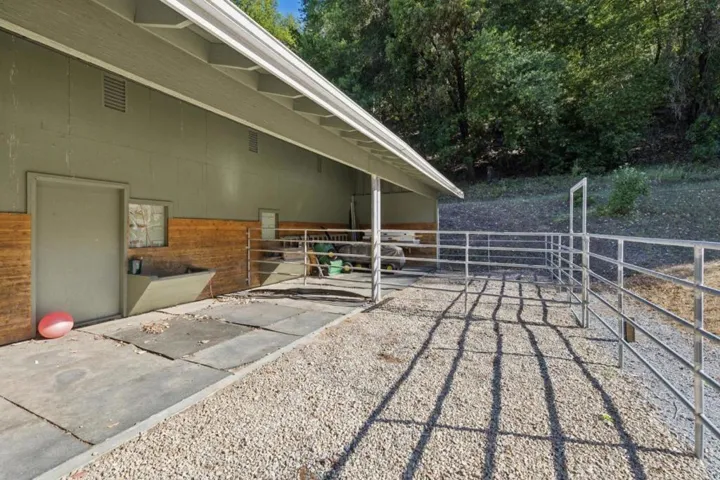 6790 Redwood Retreat Road, Gilroy, California 95020